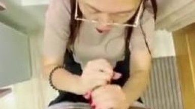 Cewek Indonesia selingkuh dengan bosnya sendiri demi uang | kingbokep