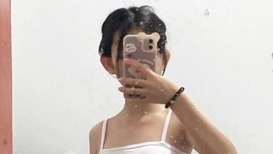 bocil cilik ini mainin meki nya pakek ludah