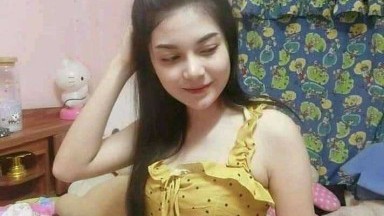 wanita ini omek nya paksa banget padahal ga muat