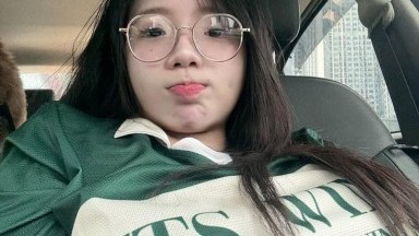 pria ini di keroyok dengan 2 wanita yang sangat birahi