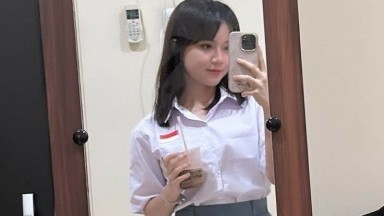 baru pertama kali duduk di bangku sma anak ini udah birahi