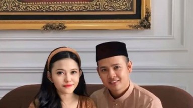 sodok pantat binik nya dan ngentot kasar