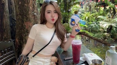 pepek wanita ini udah lobok di masukan kontol gede