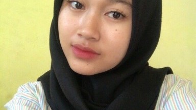 Jilbab di grepe diruang tamu