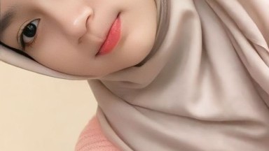 wanita hijab omek desah nya kuat banget