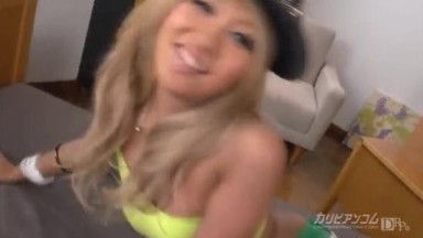 Pukulan Genggaman Gadis Asia