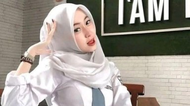 teman sekelasku di SMA