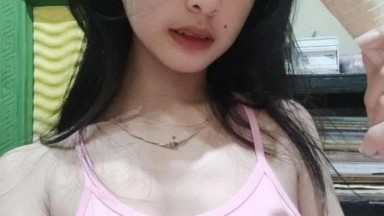 cewek sedang nelpon dan bugil di tarik itel nya