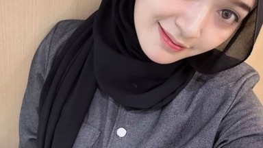 wanita hijab lagi anal di kamar nya