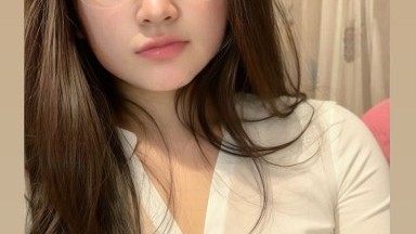 gadis kacamata ini melakukan anal