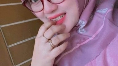 gadis hijab suka banget neken pepek nya di atas perut ku