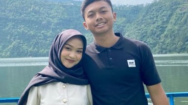 Hot Skandal Viral ABG SMA Ngewe Di Sofa