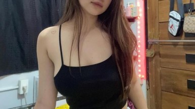 adegan suami istri lagi asik asik di kamar nya