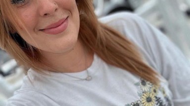 tante dari mamah nya lagi main main kerumah