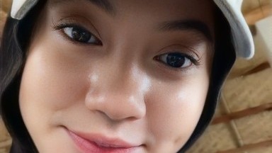 karena biar ga banyak makan waktu orang ini bante di mobil