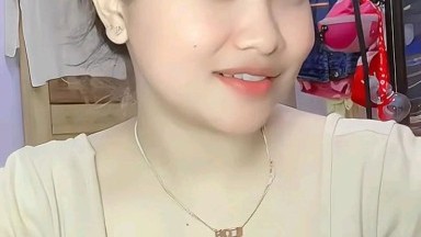 padahal lakik nya lagi saket cewek nya sange mintak di masukin