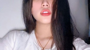 sekumpulan  grub cewek michat lagi lesbian