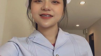 suster lagi merekam saat dia sedang mandi