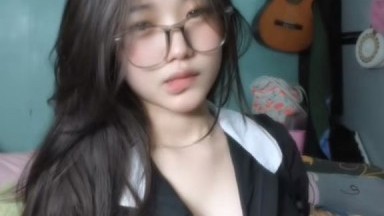 enak banget dapet cewek vietnam pepek nya bersih banget