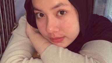 cewek begek omek di kamar nya