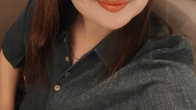 gadis ini lagi isep kontol yang belum sunat