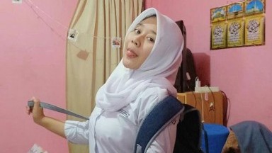 anak sma lagi omek di kamar nya