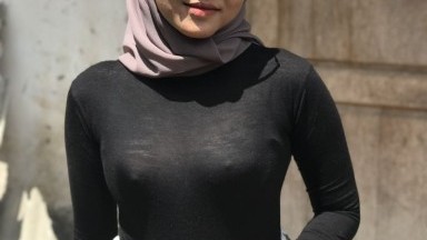 gadis hijab lagi diperkosa dari belakang kesakitan karena baru pertama kali nya