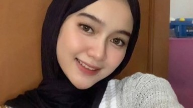 ngEwe Temen Kost Hijab Hitam