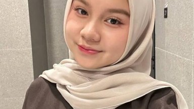 anak remaja hijab ini colmek di rumah kawan nya