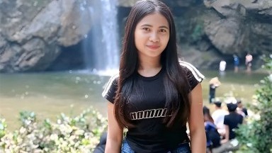 cewek sangean baru aja di putusin sama pacar nya langsung live colmek