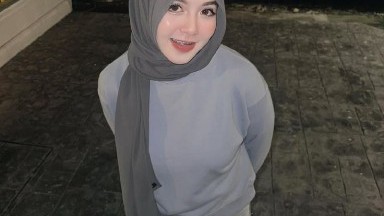 cewek ini cerita galau karena di putusin sama cowok arab