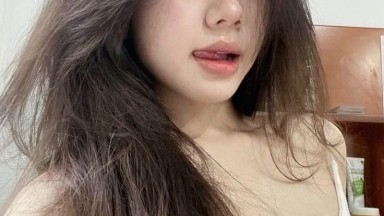 adiks comel buat penasaran tanktop putih