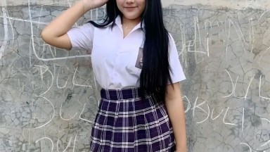 syakiira wanita idaman ini lagi omek di kamar mandi