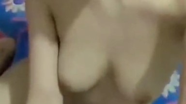 gadis pulen sangean bibir seksi