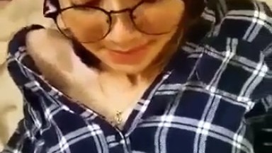 cewek kacamata cantik di entot sampek becek