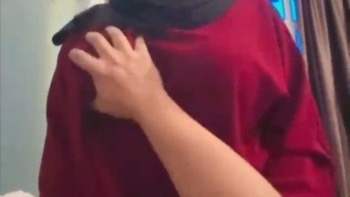 di kasih jajan sama istri teman sendiri