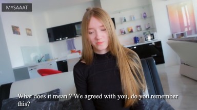 cewek rambut blonde ini di wawancara i