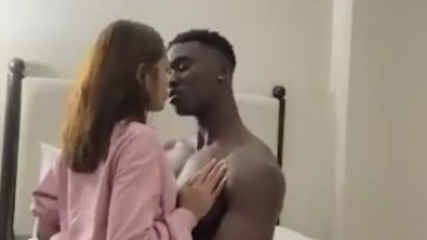 pria hitam main sama wanita indo