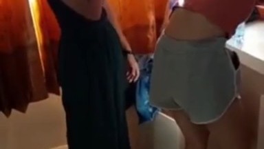 mesum sama anak remaja enak banget sampek nembak dalem