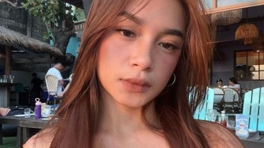 Mantan pacarku memberikan oral seks yang panas.