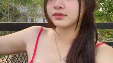 Mari kita lihat bagaimana Ally Russian yang cantik ini mendapatkan penetrasi yang keras dan dalam pada vaginanya.