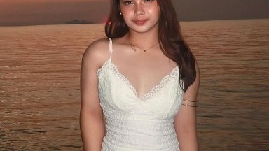 Liza Shultz - siswi seksi orgasme hebat dalam berbagai posisi - masturbasi solo dengan dildo.