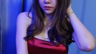 Gadis Cantik di Depan Kamera Masturbasi Vagina Merahnya