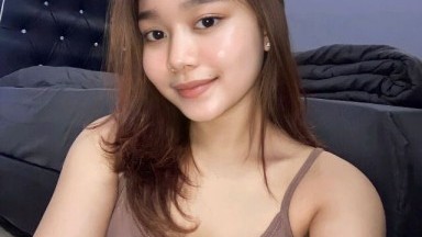 Gadis pirang cantik bermasturbasi dan vaginanya yang menggoda dijilat