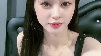 Wanita Seksi Bertitit Besar Chrissy Marie Masturbasi Vaginanya