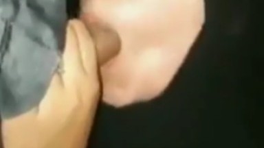 Nafas Terengah Jilbab Hitam Sepong Sampe Peju Keluar