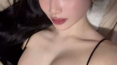 berhubungan seks di kamar mandi dan menerima ejakulasi yang SANGAT banyak