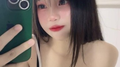 Wanita amatir Asia mencoba posisi berbeda dan aku ejakulasi di mulutnya