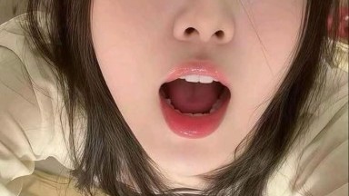 Gadis Tionghoa yang birahi