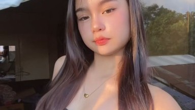 Vagina Jepang Dewasa yang Basah Suka Diberi Kenikmatan dengan Mainan dan Penis